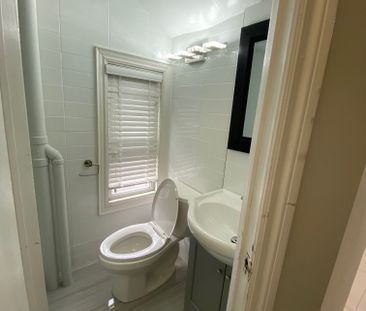 For Lease - 206 Carlton Street Unit# 304, Toronto, Ontario - Photo 2