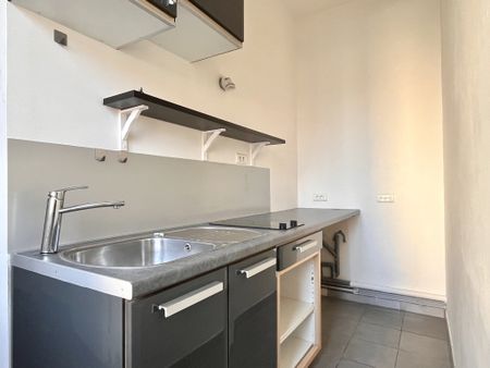 Location Appartement 2 pièces 42m² MARSEILLE 6ème - Photo 4