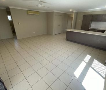 13 Chesham Drive, Kirwan - Photo 5