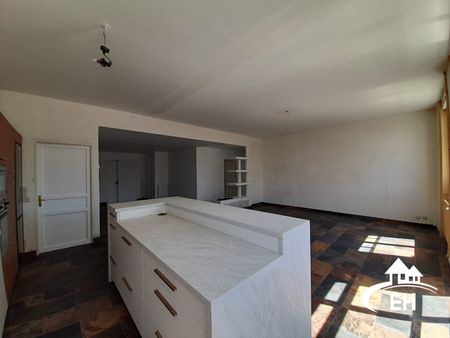 Location Appartement 3 pièces 113m² - Photo 2