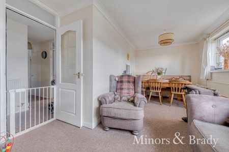 2 bedroom detached bungalow to rent - Photo 2