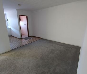 1st WEEK FREE RENT! FRESHLY PAINTED 2 BEDROOM UNIT - Photo 3
