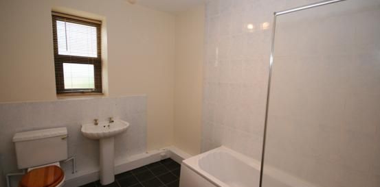 4 bedroom terraced house to rent - Photo 2