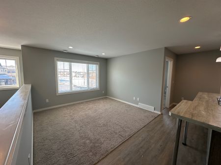 Perfectly Situated 2 Bedroom, 1 Bathroom Condo in Sylvan Lake! - Photo 2