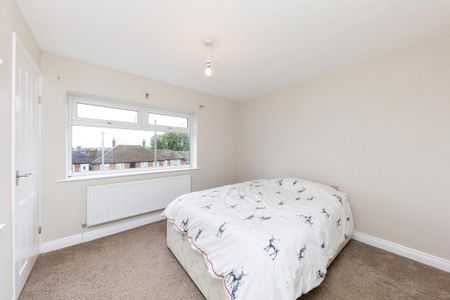 3 bedroom semi-detached house to rent - Photo 3