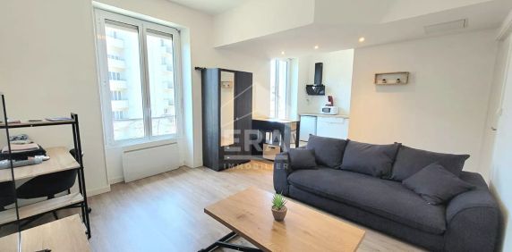 LOCATION - PAU - T1 meublé de 28 m² rénové et moderne - Photo 2