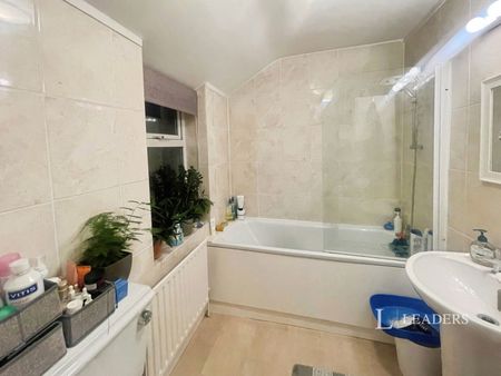 2 bedroom house to rent Osborne Road North, Southampton, SO17 - Photo 3