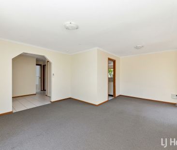 13 Leisler Place, Palmerston ACT, Belconnen - Photo 2