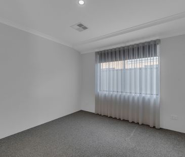 Four Bedroom Family Home in Baldivis - Photo 5