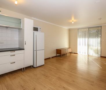 Light-Filled 1‑Bedroom Unit – Walk to Herdsman Lake - Photo 5