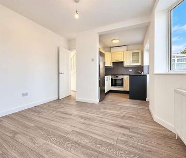 Coleridge Road, Paulsgrove, PO6 - Photo 1