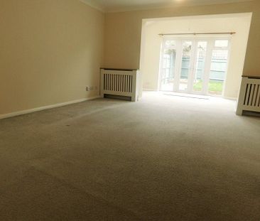 Sheringham Close, Staplecross - £1,550pcm - Photo 4