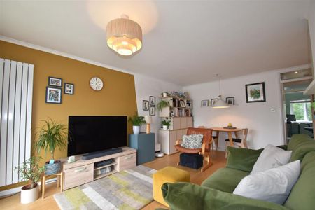 2 bedroom maisonette to rent - Photo 3