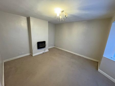 3 bed Semi-Detached - To Let - Photo 2