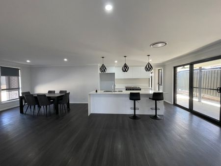 Stunning 2 bedroom home in Lampada Estate - Photo 2