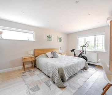 5 bedroom detached house to rent - Photo 2