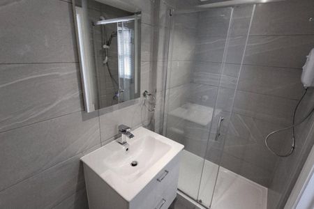 George Lane, LONDON - Photo 2