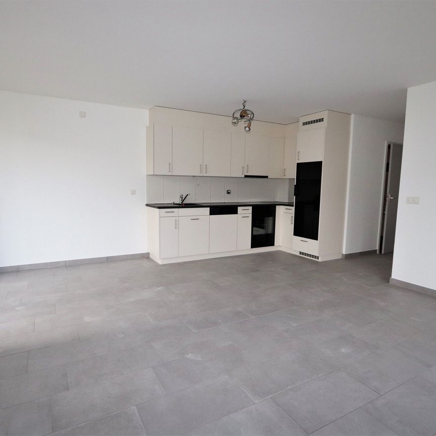 Lumineux appartement de 3,5 pièces avec balcon à Domdidier - Foto 1