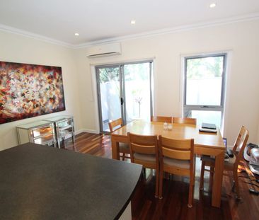 Contemporary Comfort in a Connected Locale - Photo 2