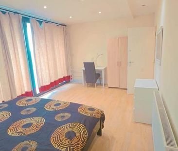 1 bedroom in a house share to rent - Photo 1