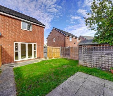 2 bedroom semi-detached house to rent - Photo 5