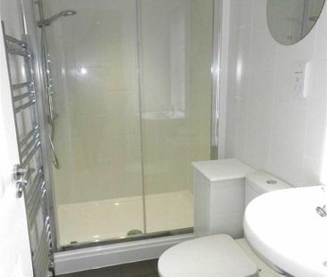 2 bedroom flat to rent - Photo 6