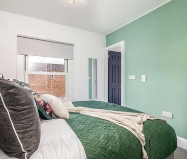 🏡 A Hidden Gem in Hinckley – Your New Home Base Awaits! - Photo 1