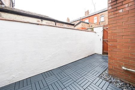 2 Bed End Terrace, Manchester's, M6 - Photo 5