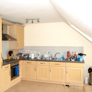 2 bedroom Apartment - De Soissons Close, Welwyn Garden City - Photo 2