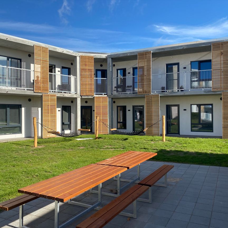 Moderne lejlighed i grønne omgivelser - Photo 1