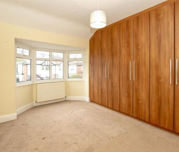 3 bedroom semi-detached house to rent - Photo 3