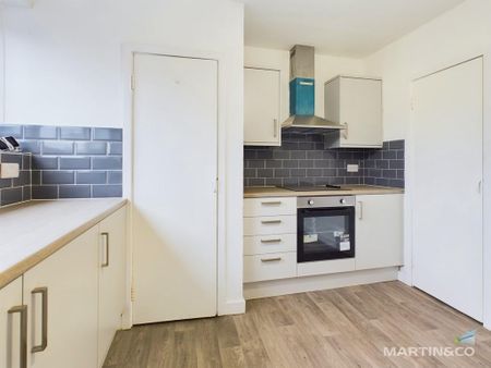 2 bedroom maisonette to rent - Photo 3