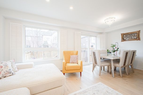 For Lease - 84 Hartford Crescent, Newmarket, Ontario - Photo 1