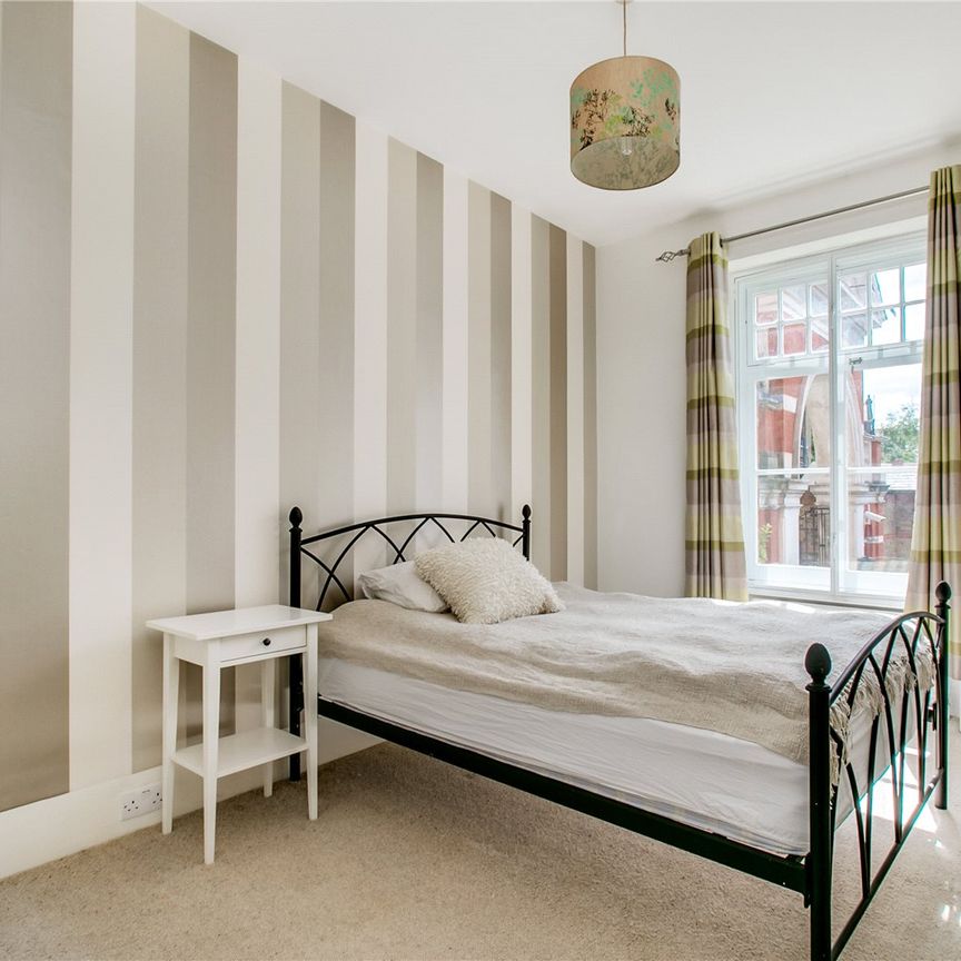 Avonmore Gardens, Hammersmith, W14, London - Photo 1