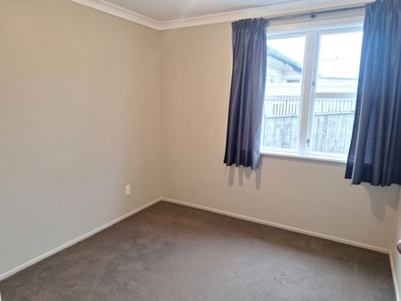 15 Savage Crescent, Upper Hutt - Photo 4