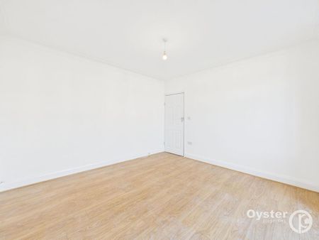 5 bedroom semi-detached house to rent - Photo 2