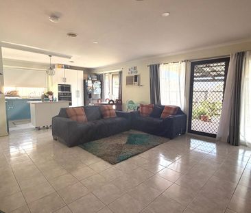 WELL PRESENTED 3 BEDROOM HOME IN SOUGHT AFTER LOCATION! - Photo 2