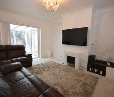 3 bedroom semi-detached house to rent - Photo 6