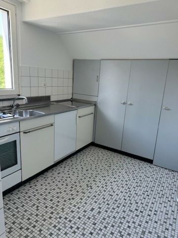 Renovierte 2- Zimmerwohnung an zentraler Lage zu vermieten - Photo 3