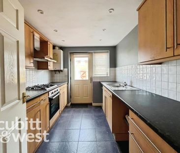 2 bedroom maisonette to rent - Photo 1