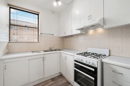 10/32 Westbury Street, St Kilda East, VIC, 3183 - Photo 3
