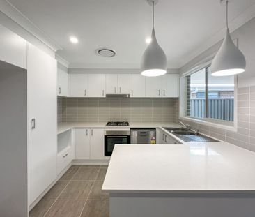 Beautiful Brand New Family Home - Photo 4