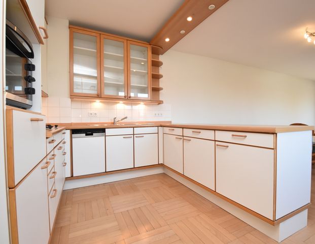 Wohnen im Herzen von Friesoythe - Dachgeschosswohnung mit Einbauküche und Balkon - Photo 1