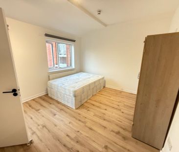 Flat, Colney Hatch Lane, London - Photo 5