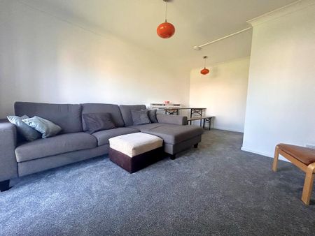 6 bedroom townhouse to rent - Photo 2