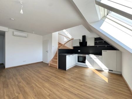 Dachgeschossausbau mit Terrasse & Klimaanlage - Erstbezug - Photo 4