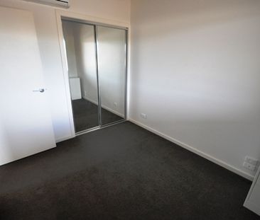 LOW MAINTENANCE - Upstairs 1x1 Modern Unit - Photo 4