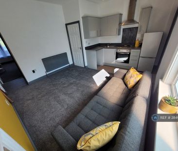 1 bedroom flat to rent - Photo 6