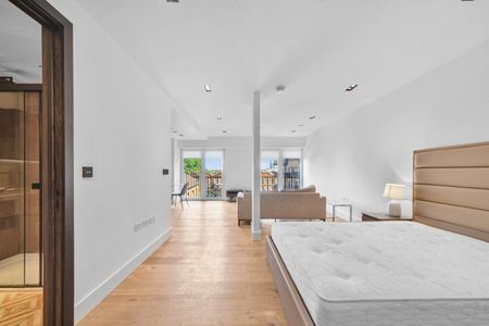 Studio Flat, Keybridge Tower, SW8 - Photo 5