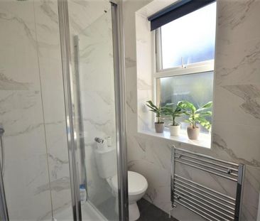 5 bedroom House To Let Total Size: 1260 SQ FT - Photo 6